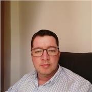 Psicólogo, con Especializacion y maestría en psicología